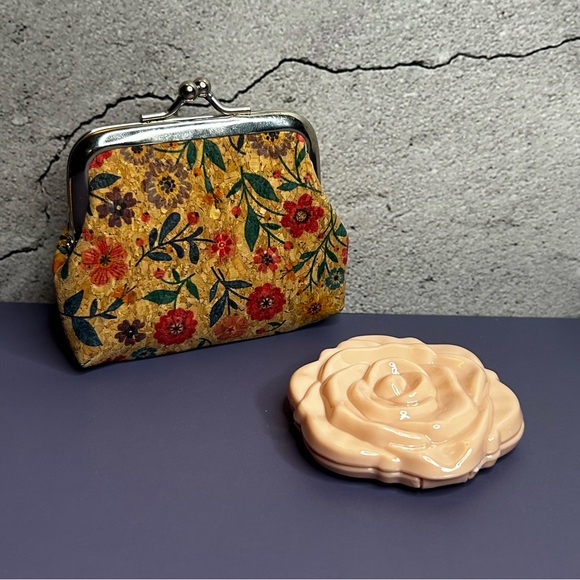 Vintage Inspired Coin Purse and Rose Design Compact Mirror - Picture 3 of 3